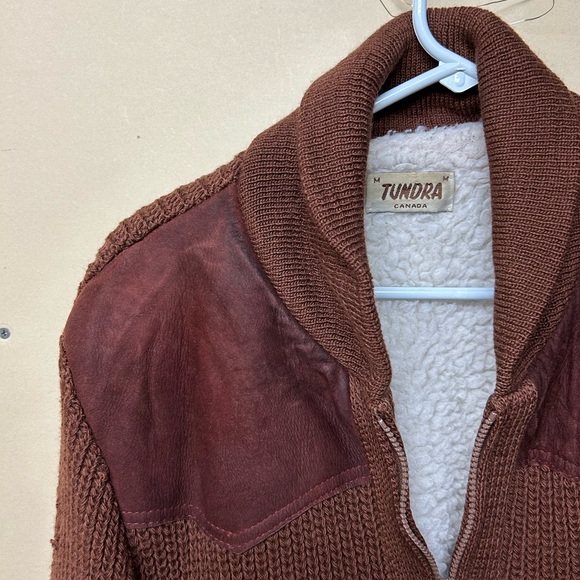 SWEATER | Vintage Tundra Canada zip up Sherpa sweater size medium - Picture 4 of 8